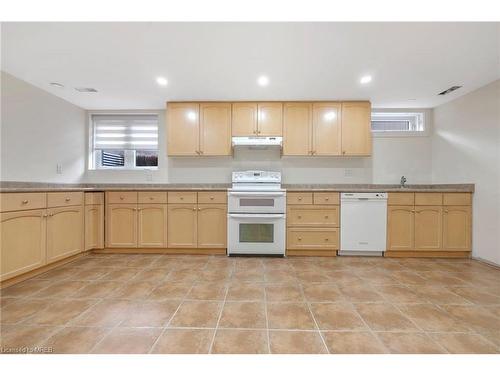 107 Kennedy Avenue, Hamilton, ON - Indoor Photo Showing Kitchen