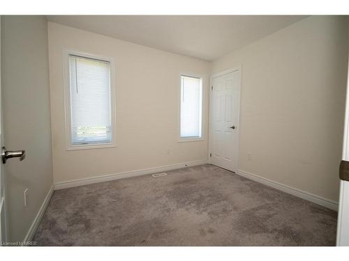 1-166 Deerpath Drive, Guelph, ON - Indoor Photo Showing Other Room