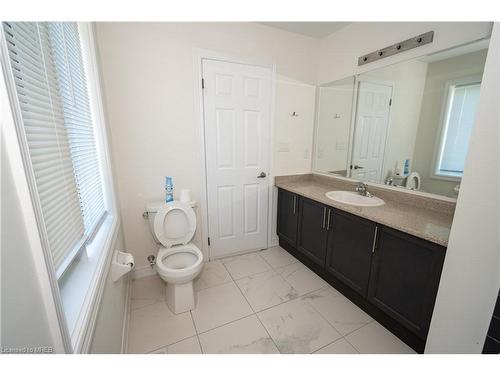 1-166 Deerpath Drive, Guelph, ON - Indoor Photo Showing Bathroom