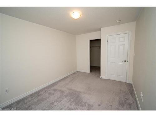 1-166 Deerpath Drive, Guelph, ON - Indoor Photo Showing Other Room