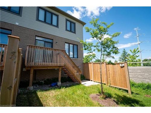 1-166 Deerpath Drive, Guelph, ON - Outdoor