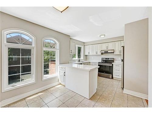 21 Axelrod Avenue, Brampton, ON - Indoor Photo Showing Kitchen