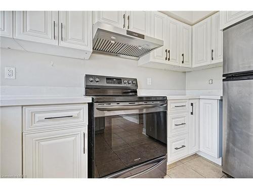 21 Axelrod Avenue, Brampton, ON - Indoor Photo Showing Kitchen