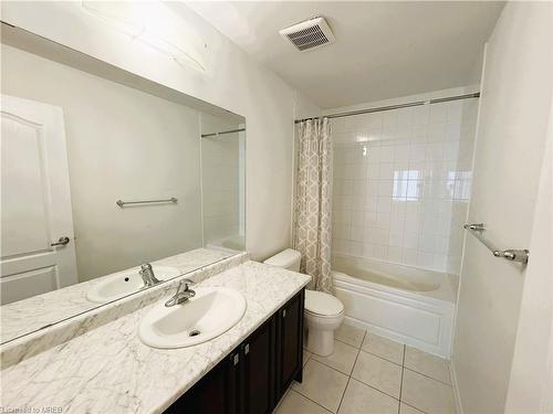 72 Maclachlan Avenue, Haldimand, ON - Indoor Photo Showing Bathroom
