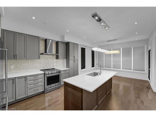 16 Clute Springs Court, Brampton, ON - Indoor Photo Showing Kitchen With Upgraded Kitchen