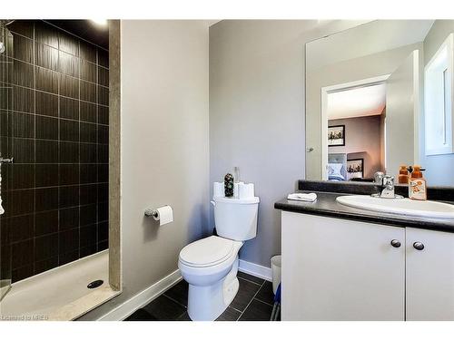 52 Crafter Crescent, Stoney Creek, ON - Indoor Photo Showing Bathroom
