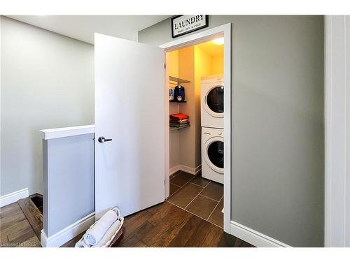 52 Crafter Crescent, Stoney Creek, ON - Indoor Photo Showing Laundry Room