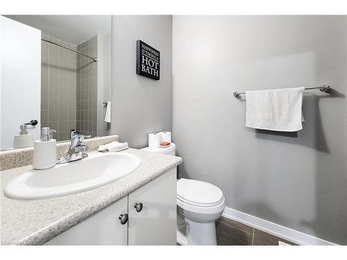 52 Crafter Crescent, Stoney Creek, ON - Indoor Photo Showing Bathroom