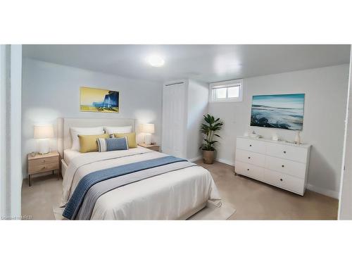 55 Sherwood Avenue, Kitchener, ON - Indoor Photo Showing Bedroom