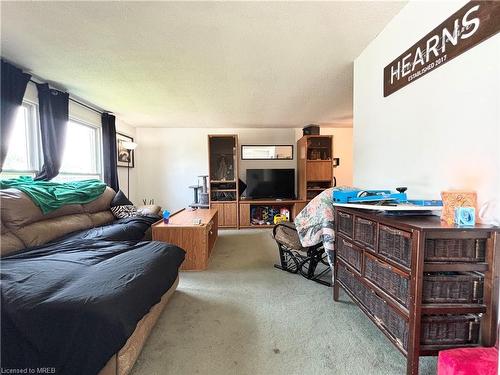 18 Manley Crescent, Thorold, ON - Indoor Photo Showing Bedroom