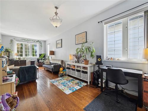 386 Westmoreland Avenue N, Toronto, ON - Indoor Photo Showing Kitchen