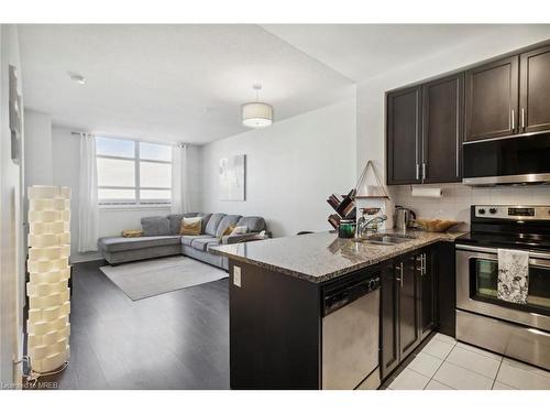 1512-9245 Jane Street, Maple, ON - Indoor Photo Showing Kitchen With Stainless Steel Kitchen