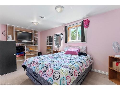 813 Port Maitland Road, Haldimand County, ON - Indoor Photo Showing Bedroom