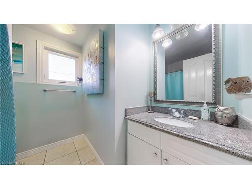 1 Fuller Drive, Caledonia, ON - Indoor Photo Showing Bathroom