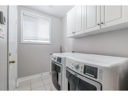 3303 Fox Run Circle, Oakville, ON - Indoor Photo Showing Laundry Room