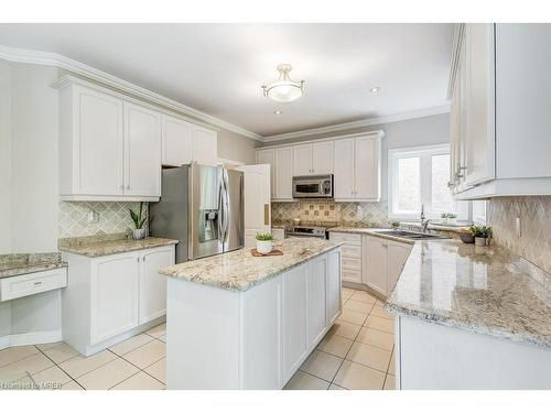 3303 Fox Run Circle, Oakville, ON - Indoor Photo Showing Kitchen With Stainless Steel Kitchen With Upgraded Kitchen