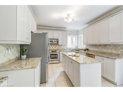 3303 Fox Run Circle, Oakville, ON - Indoor Photo Showing Kitchen With Stainless Steel Kitchen With Upgraded Kitchen
