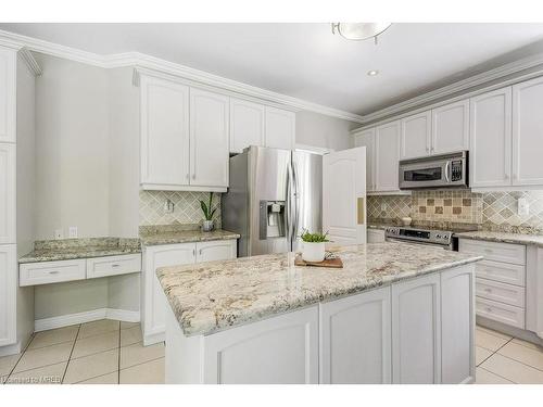 3303 Fox Run Circle, Oakville, ON - Indoor Photo Showing Kitchen With Upgraded Kitchen