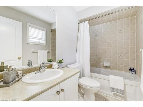 3303 Fox Run Circle, Oakville, ON - Indoor Photo Showing Bathroom