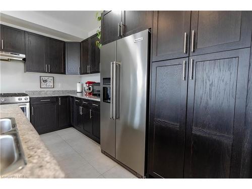 1754 Aukett Drive, London, ON - Indoor Photo Showing Kitchen