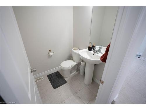 1754 Aukett Drive, London, ON - Indoor Photo Showing Bathroom