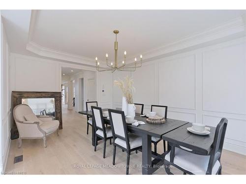 125 Burnhamthorpe Road E, Oakville, ON - Indoor Photo Showing Dining Room