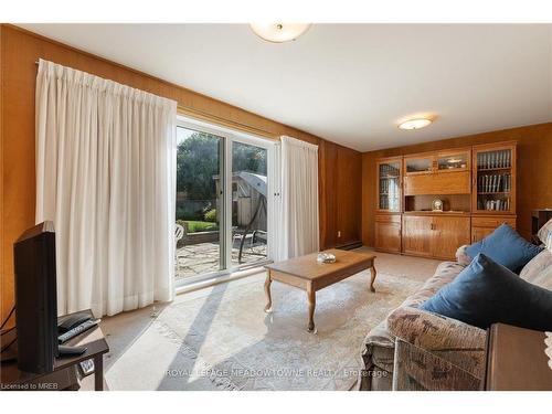 7762 Creditview Road, Brampton, ON - Indoor Photo Showing Living Room