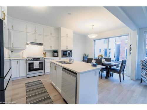 3 Milt Schmidt Street, Kitchener, ON - Indoor Photo Showing Kitchen