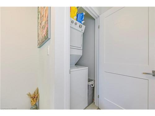 90-51 Sparrow Avenue, Cambridge, ON - Indoor Photo Showing Laundry Room