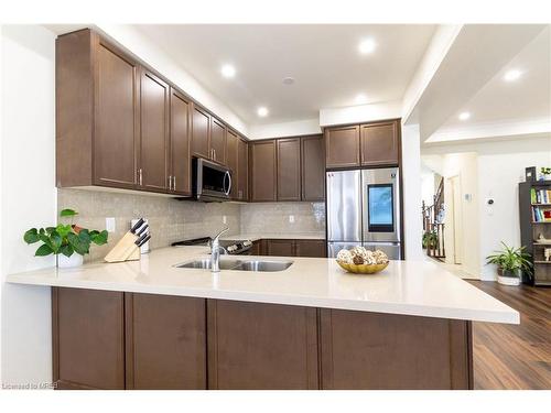 116 Skinner Road, Hamilton, ON - Indoor Photo Showing Kitchen With Double Sink With Upgraded Kitchen