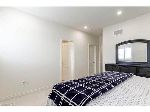 116 Skinner Road, Hamilton, ON - Indoor Photo Showing Bedroom