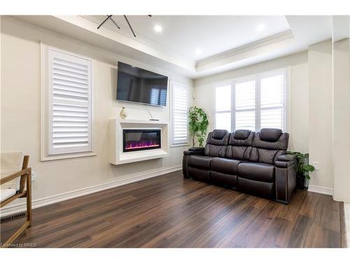 116 Skinner Road, Hamilton, ON - Indoor Photo Showing Living Room With Fireplace