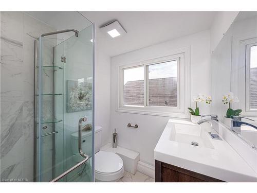 758 Victoria Street, Kingston, ON - Indoor Photo Showing Bathroom