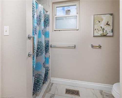 758 Victoria Street, Kingston, ON - Indoor Photo Showing Bathroom