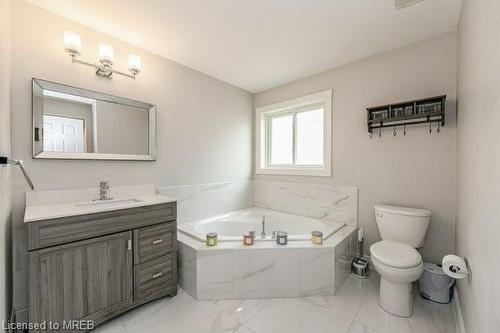 12 Hayloft Court, Brampton, ON - Indoor Photo Showing Bathroom