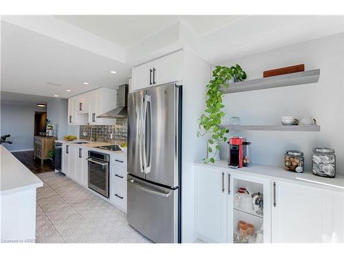 3003-3650 Kaneff Crescent, Mississauga, ON - Indoor Photo Showing Kitchen