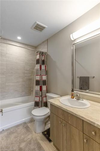 16-177 Edgevalley Road, London, ON - Indoor Photo Showing Bathroom