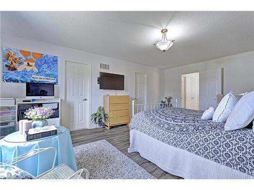 1080 Buck Drive, Milton, ON - Indoor Photo Showing Bedroom