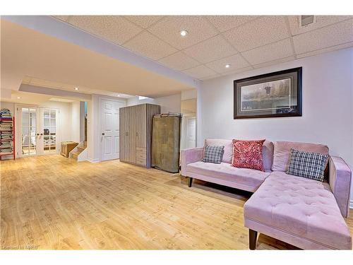 1080 Buck Drive, Milton, ON - Indoor Photo Showing Living Room