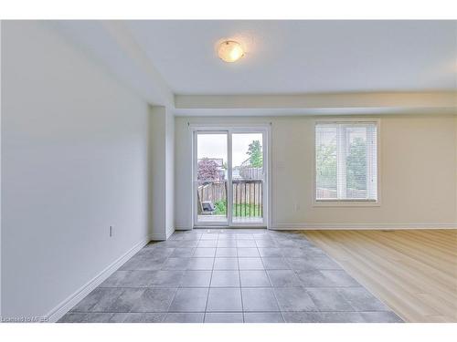 95 Charleswood Crescent, Hamilton, ON - Indoor Photo Showing Other Room