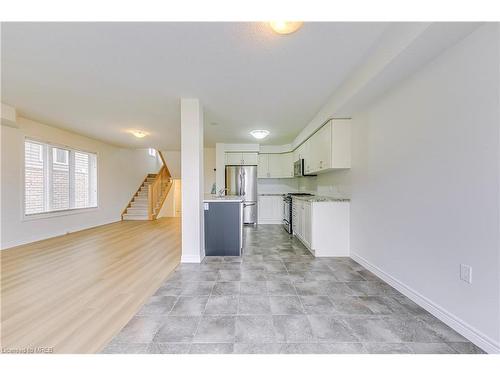 95 Charleswood Crescent, Hamilton, ON - Indoor Photo Showing Kitchen