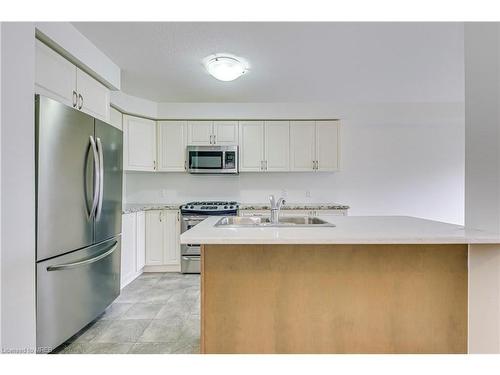 95 Charleswood Crescent, Hamilton, ON - Indoor Photo Showing Kitchen