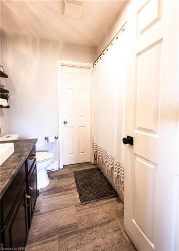 4106 Brigden Road, Petrolia, ON - Indoor Photo Showing Bathroom