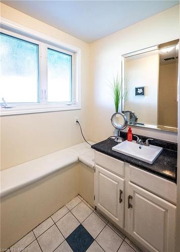 4106 Brigden Road, Petrolia, ON - Indoor Photo Showing Bathroom