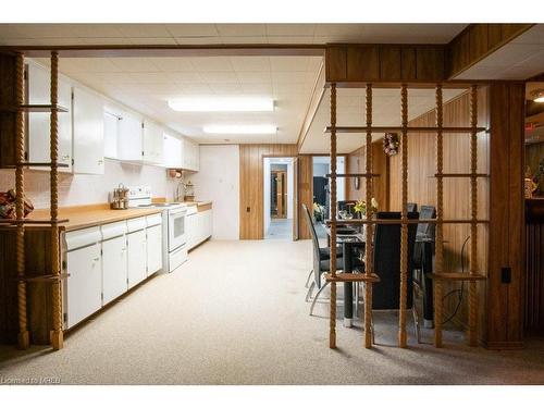 73 Thomson Drive, Waterdown, ON - Indoor Photo Showing Kitchen