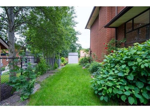 73 Thomson Drive, Waterdown, ON - Outdoor