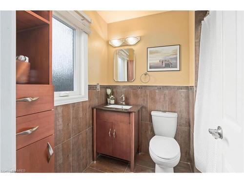 3455 Cherrington Crescent, Mississauga, ON - Indoor Photo Showing Bathroom