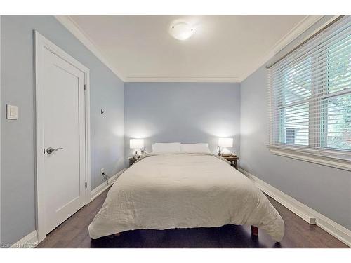 925 Kingsway Drive, Burlington, ON - Indoor Photo Showing Bedroom