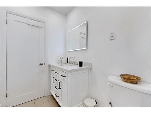 925 Kingsway Drive, Burlington, ON - Indoor Photo Showing Bathroom