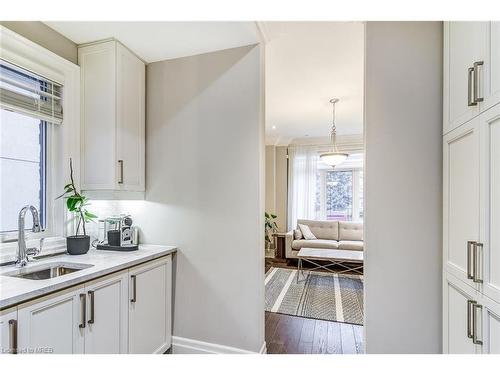 612 Byngmount Avenue, Mississauga, ON - Indoor Photo Showing Kitchen